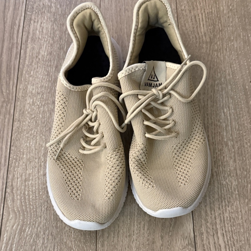 Men's Tan Athletic Shoes